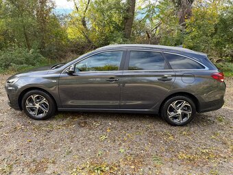 Hyundai i30 CW 1.5 T-GDi mHEV iMT Play - 8