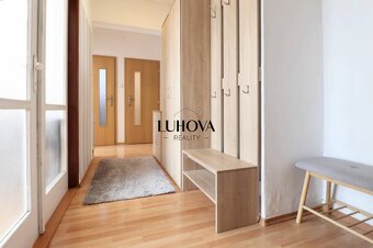 VEĽKÝ 2-izbový byt v centre mesta - 8