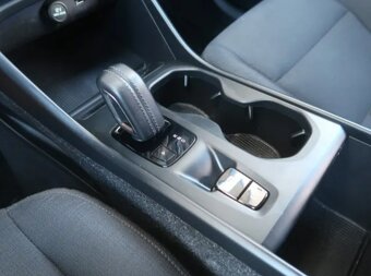 Volvo XC40 r.2019 automat, diesel - 8