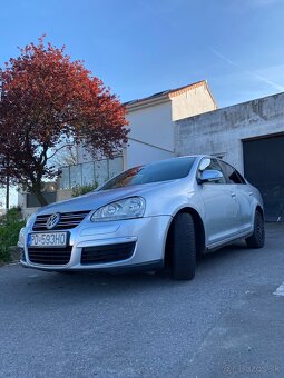 Volkswagen Jetta - 8