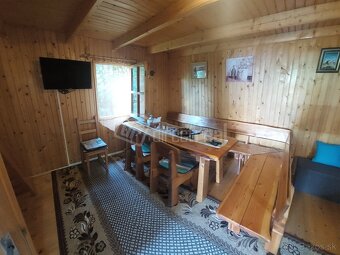 V obci Podkylava ponúkame na predaj drevenú chatu ako s… - 8