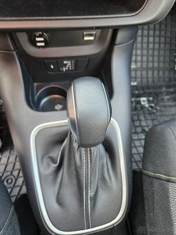 Citroën C3 PureTech 110 EAT6 SHINE 2020 - 8