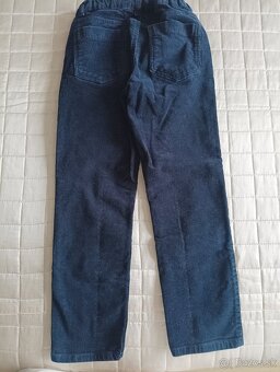 1x teplákové kapsáče veľ. 152/158, 3x nohavice veľ. 140 - 8