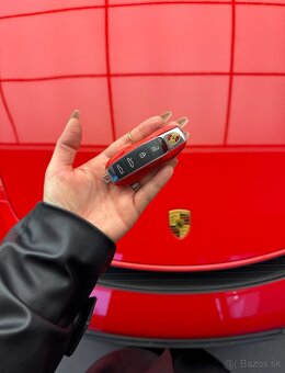 Porsche 718 Cayman GT4 - 8