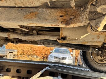 Toyota hilux 2.4td 66 kw - 8