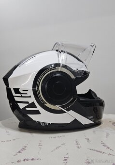 Vyklápacia prilba LS2
FF902
Scope Arch - 8