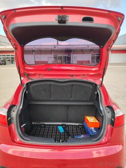 KIA Rio 2013 63kw Hatchback benzín - 8