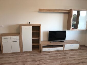 Moderný priestraný 2 izbový byt s garážovým státim - 8