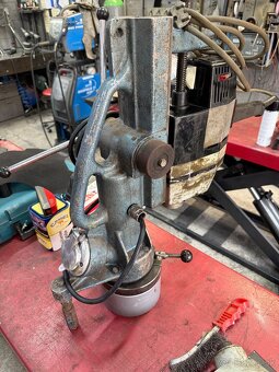 Magnetická Vrtacka  Narex - 8