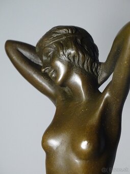bronzová socha "Awakening" signovaná D.H.Chiparus, 275mm - 8