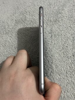 Predám Apple iPhone 6S 16GB Veľmi zachovalom stave - 8