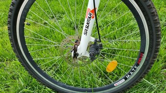 Predám pekny horsky bicykel, vyborny stav, malo jazdeny - 8
