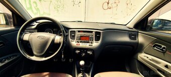 Kia Rio - 8