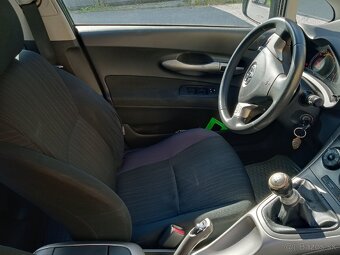 Toyota Auris 1.6 S 5 D Benzin 91 KW - 8