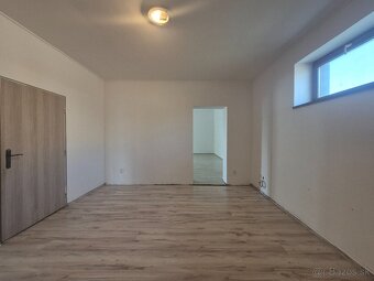 Predaj 4 izbový dom Kolárovo, Poľná 19 - 8