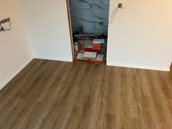 Montáž podláh a dverí – vinyl, laminát, parkety - 8