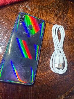 Samsung GALAXY a40 4/64GB - 8