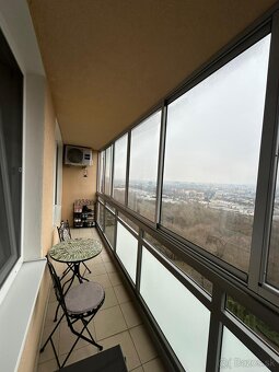 Štýlový, zrekonštruovaný 1,5-izbový byt. - 8