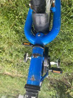 Detsky bicykel s pomocnými kolieskami Modrý - 8