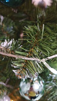 Vianočný stromček 180 cm - 8