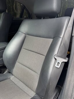 Mercedes Benz E350 - 8
