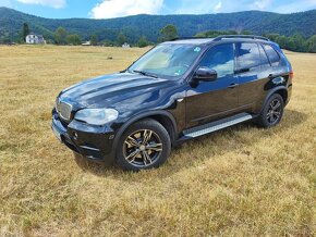 7 miestne BMW x5 e70 40d - 8