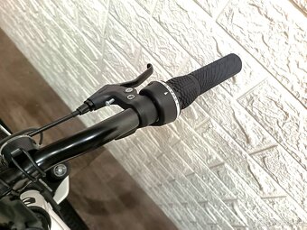 Ponúkam na predaj horský bicykel Rockrider ST100 27,5" - 8