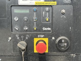 PREDAJ - Nožnicová dieselová plošina GENIE - GS4390 RT - 8