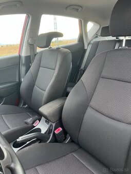 Hyundai i30 1.4 benzín 80kW 2010 62900km 1. Majiteľ, SK auto - 8