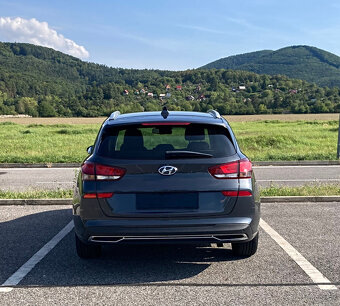 Hyundai i30 Kombi 1.6 CRDI 7DCT Edition 30 - 8