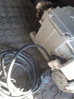 Predam motor s prevodovkou - 8
