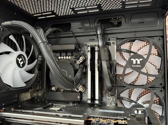 i3 12100F\16GB\RX 7800XT\SSD\850W Zdr - 8
