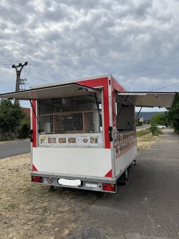 Pojazdný bufetový karavan Unikol - 8