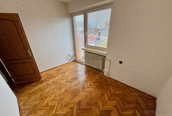 PREDAJ veľkorysého 5-izbového domu 10 minút od Žiliny  - 8