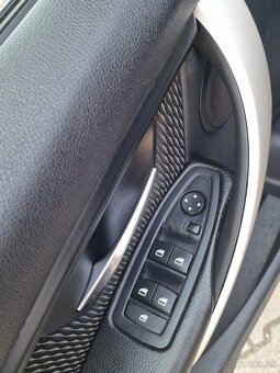 BMW Rad 3 320 xDrive AT8 135KW SR Plná servisná historia - 8