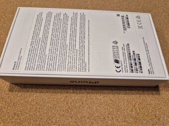 Predám iPhone 13 128GB - 8