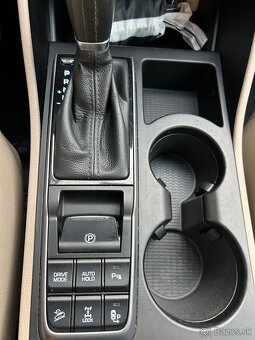 Hyundai Tucson 2.0 CRDi v plnej výbave - 8