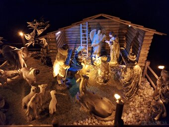 Svietiaci drevený ručne vyrobený betlehem - 8