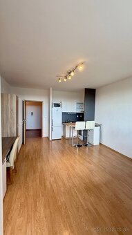 Bratislava V Garsonka s loggiou (34,73 m²) na ulici Fedinova - 8