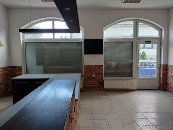 Na prenájom Obchodný priestor v Holíči. - 8