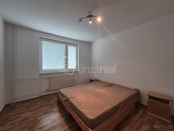 Veľkometrážny 3izbový byt na prenájom - 8