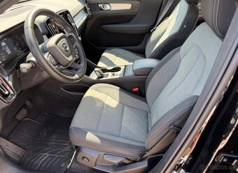 Volvo XC40 B4 Momentum Pro AWD A/T🔥 - 8