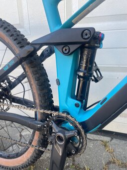 celoodpruzeny horsky bicykel CUBE stereo 140 HPC, 27,5 - 8