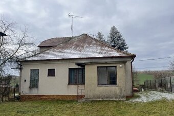 Rodinný dom s veľkým pozemkom v obci Kolta - 8