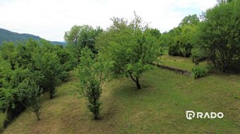 RADO | Slnečný stavebný pozemok v Trenčianskych Tepliciach - - 8