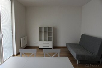 Prenajmem komplet zariadený 1-izbový byt s balkónom - 8