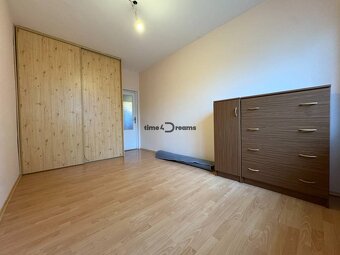 Na predaj: CENTRUM: 3 izb.byt + PIVNICA - 8