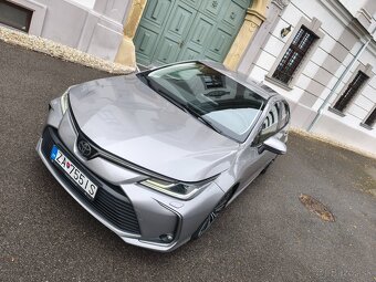 Toyota Corolla 1.6 benzín - 8