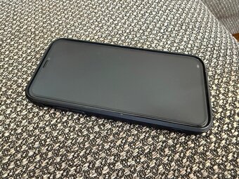 Predam iPhone Xr 64Gb cierny - 8