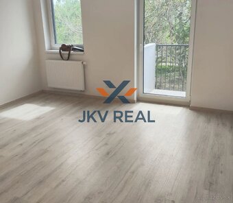 JKVreal ponúka na predaj 2-izbový apartmán s balkónom v proj - 8